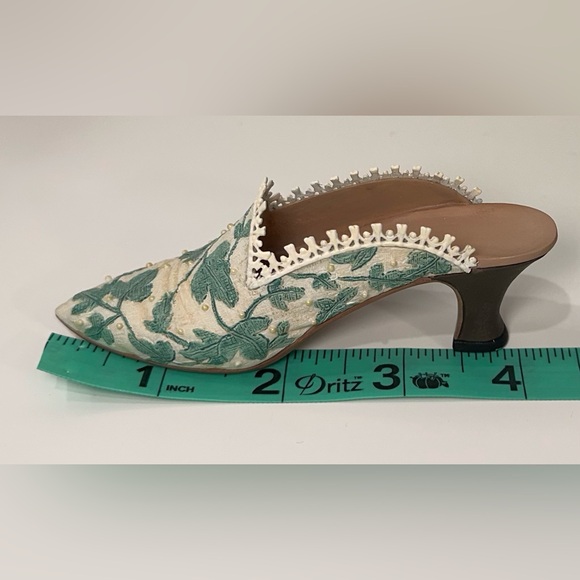 Just The Right Shoe vintage miniature shoe. “touch of lace” - Picture 5 of 12